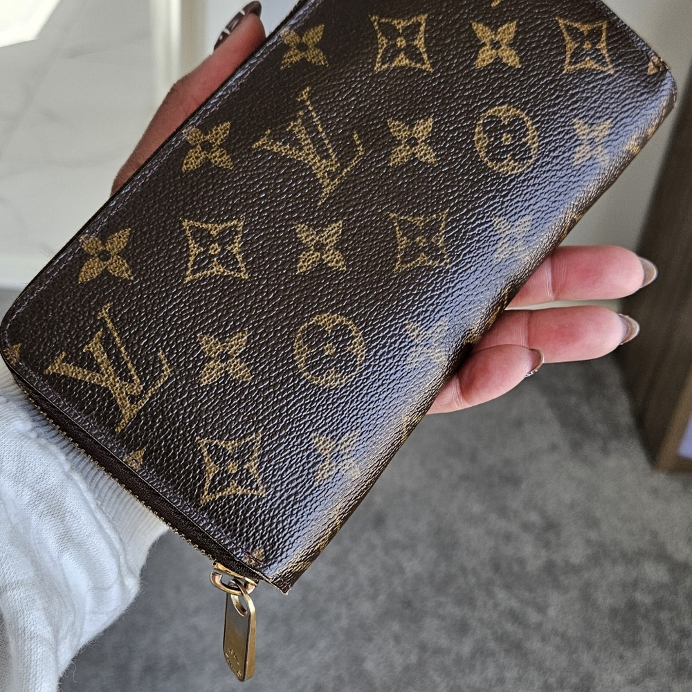 Louis Vuitton Brown Monogram Wallet - Picture 3 of 9